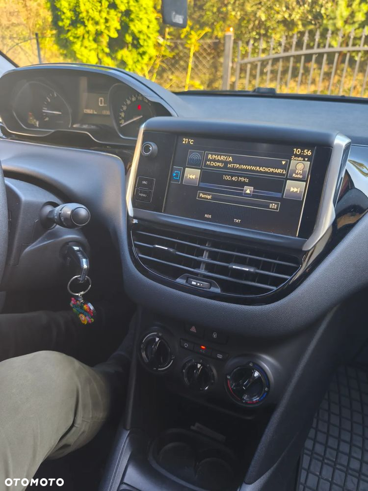 Peugeot 208 - 16