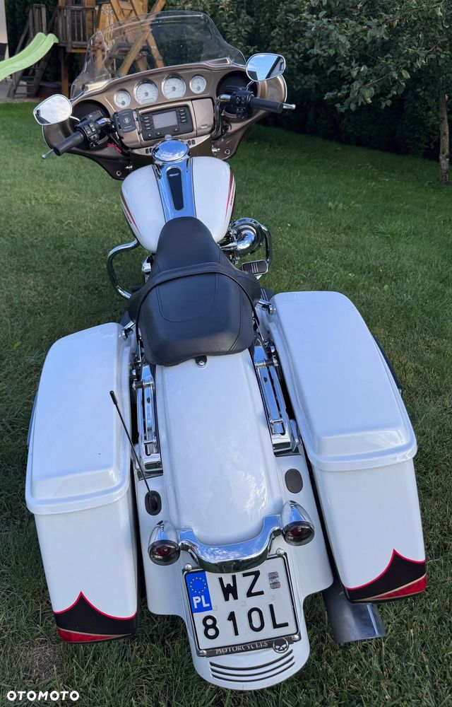 Harley-Davidson Touring Street Glide - 22