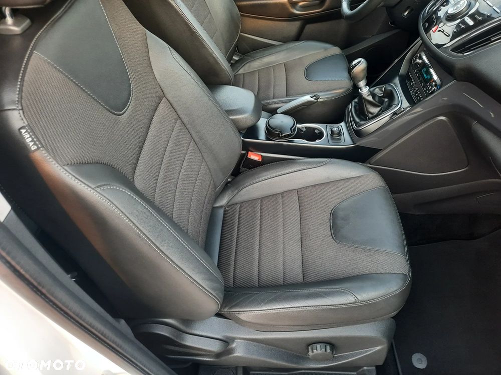 Ford Kuga 2.0 TDCi 2x4 SYNC - 15