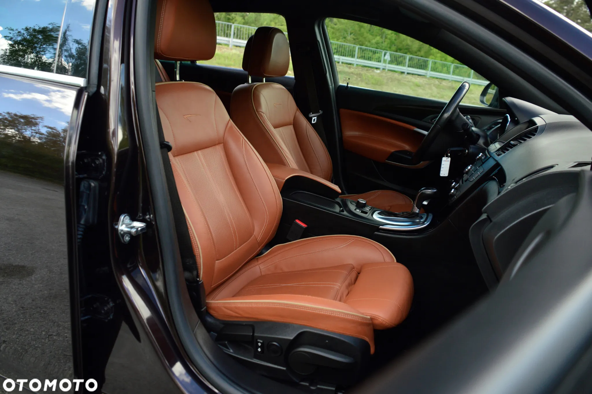 Opel Insignia 2.0 Turbo Sports Tourer Automatik Design Edition - 25