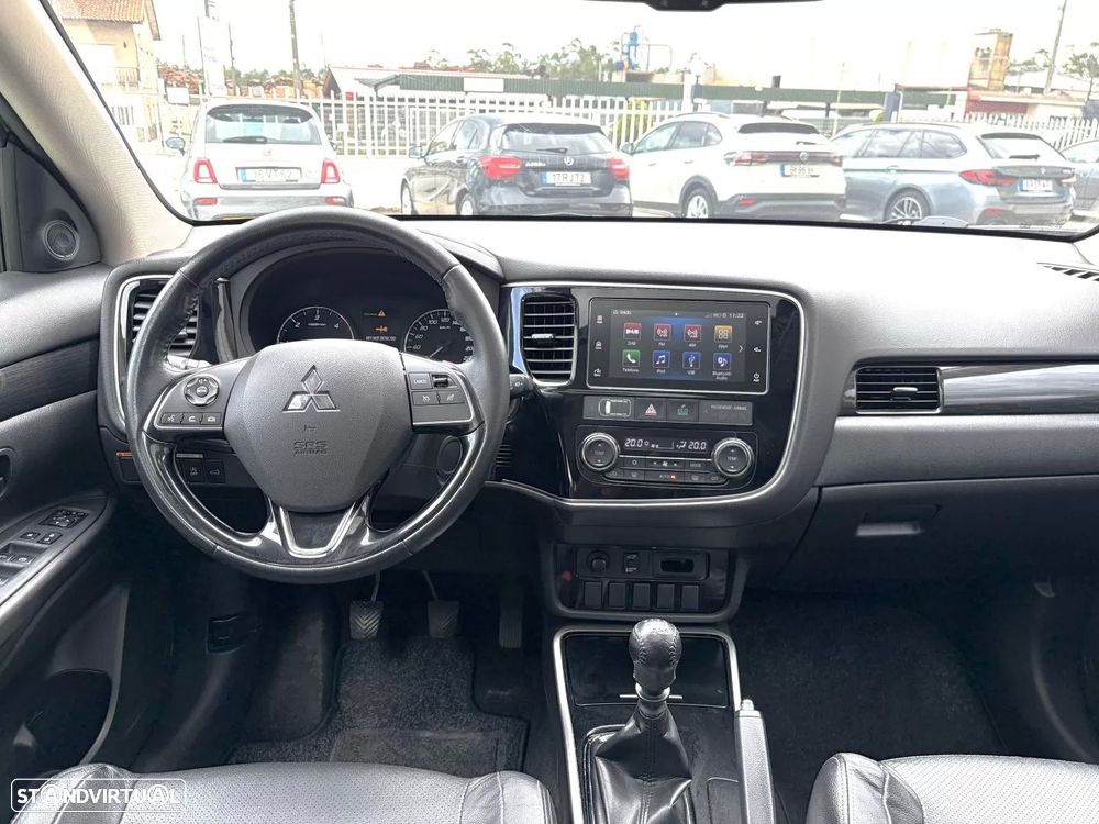 Mitsubishi Outlander 2.2 DI-D Instyle Navi - 20