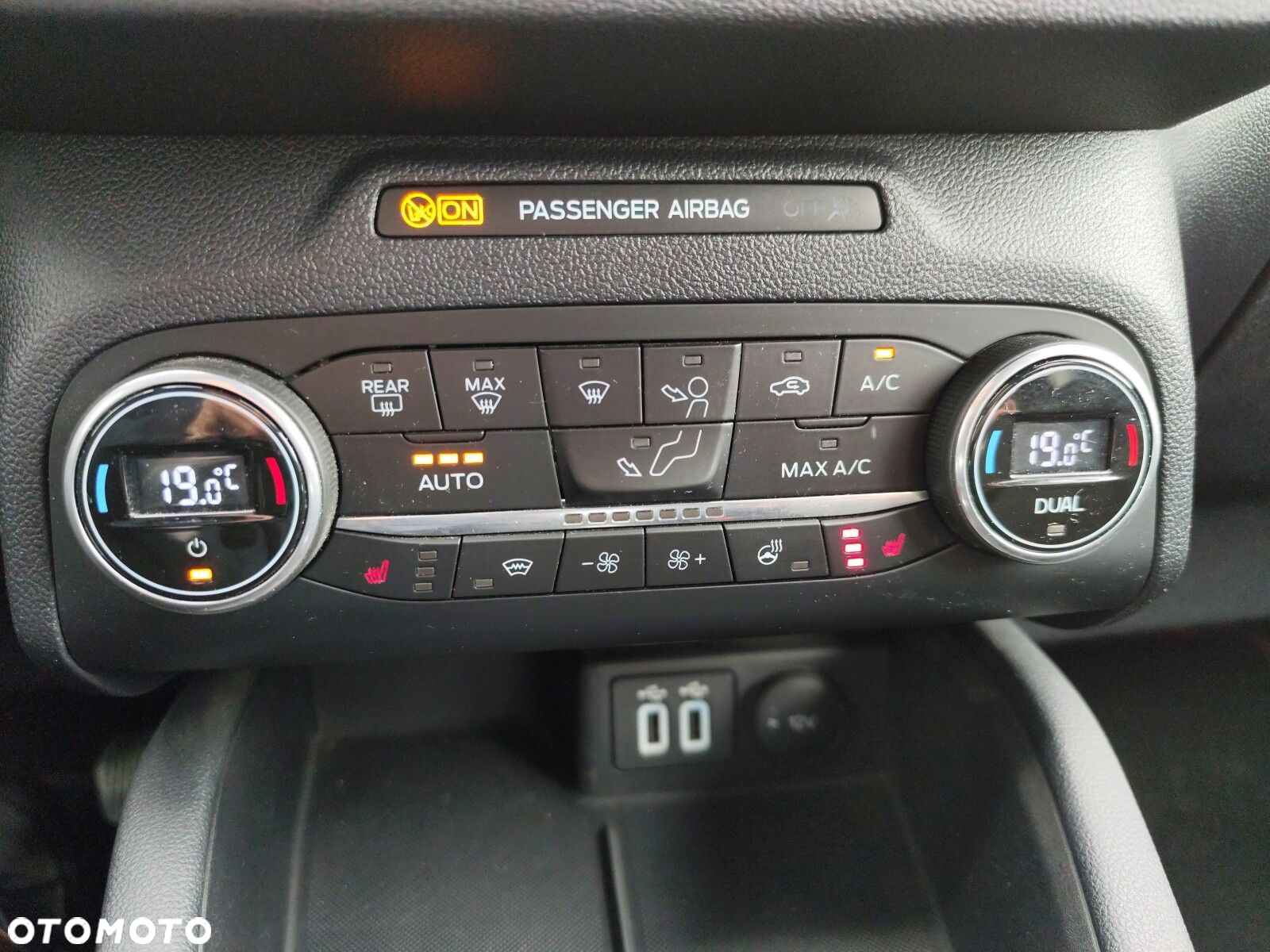 Ford Kuga - 25