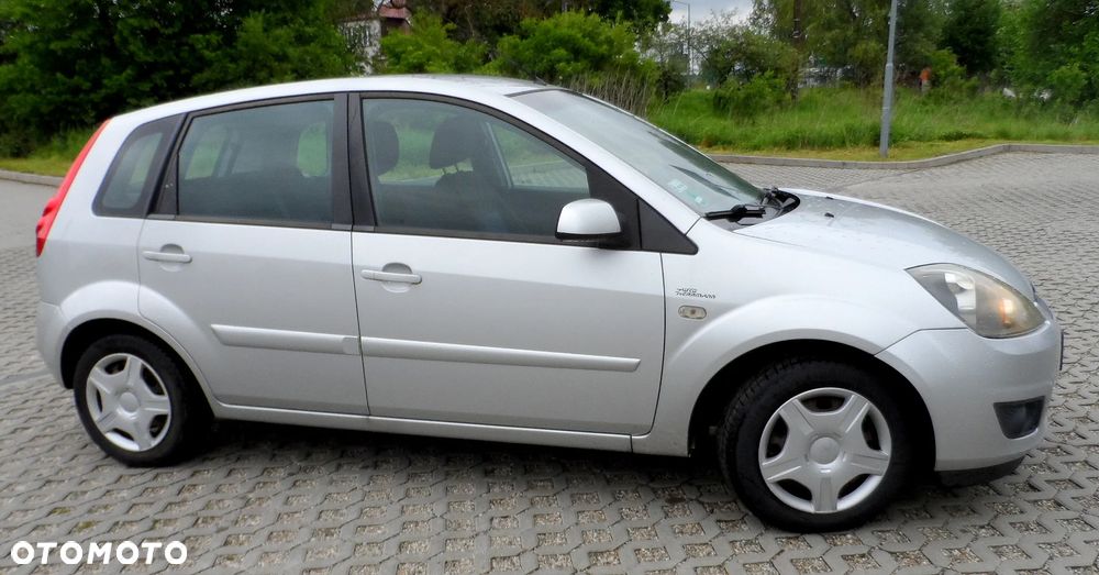 Ford Fiesta 1.4 Ambiente - 8