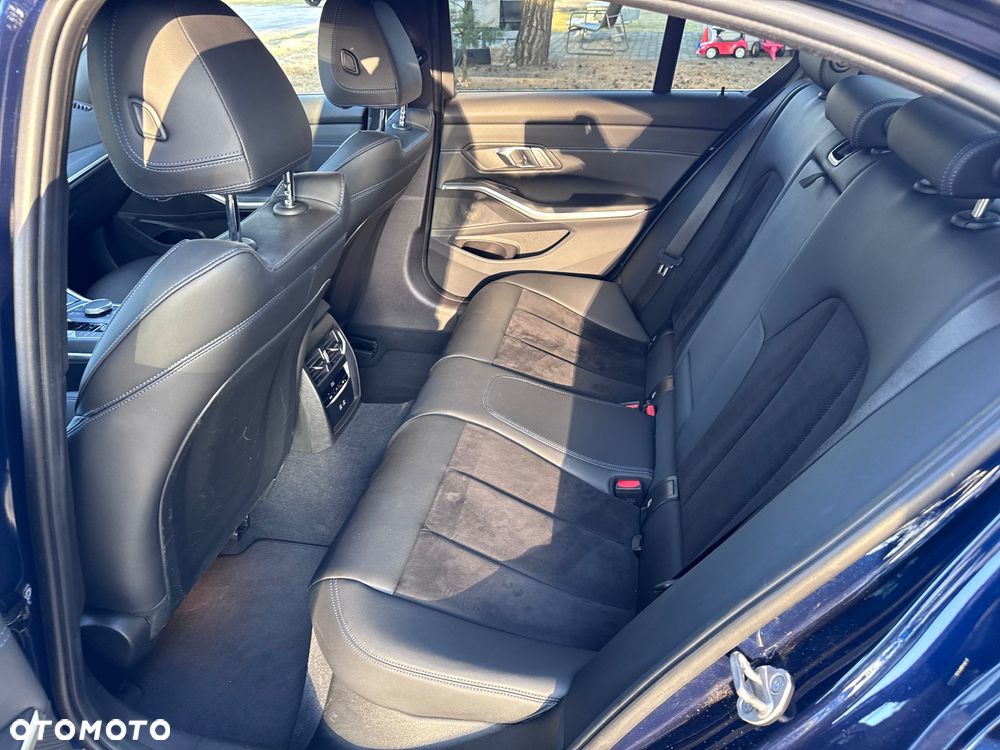 BMW Seria 3 320d xDrive M Sport sport - 25