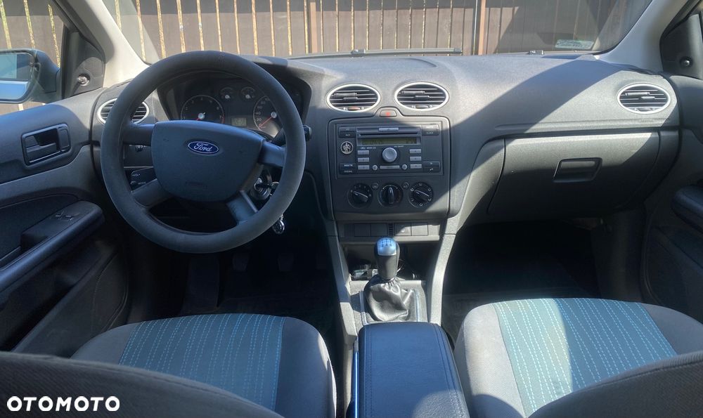 Ford Focus 1.6 Trend + - 8