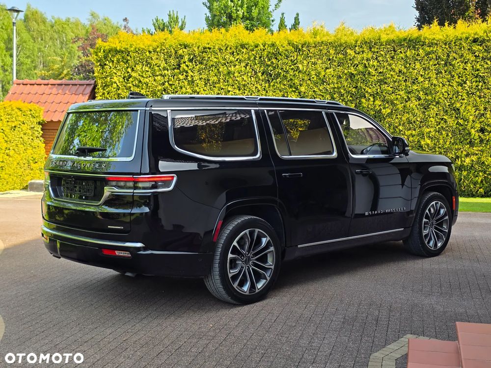 Jeep Grand Wagoneer - 5