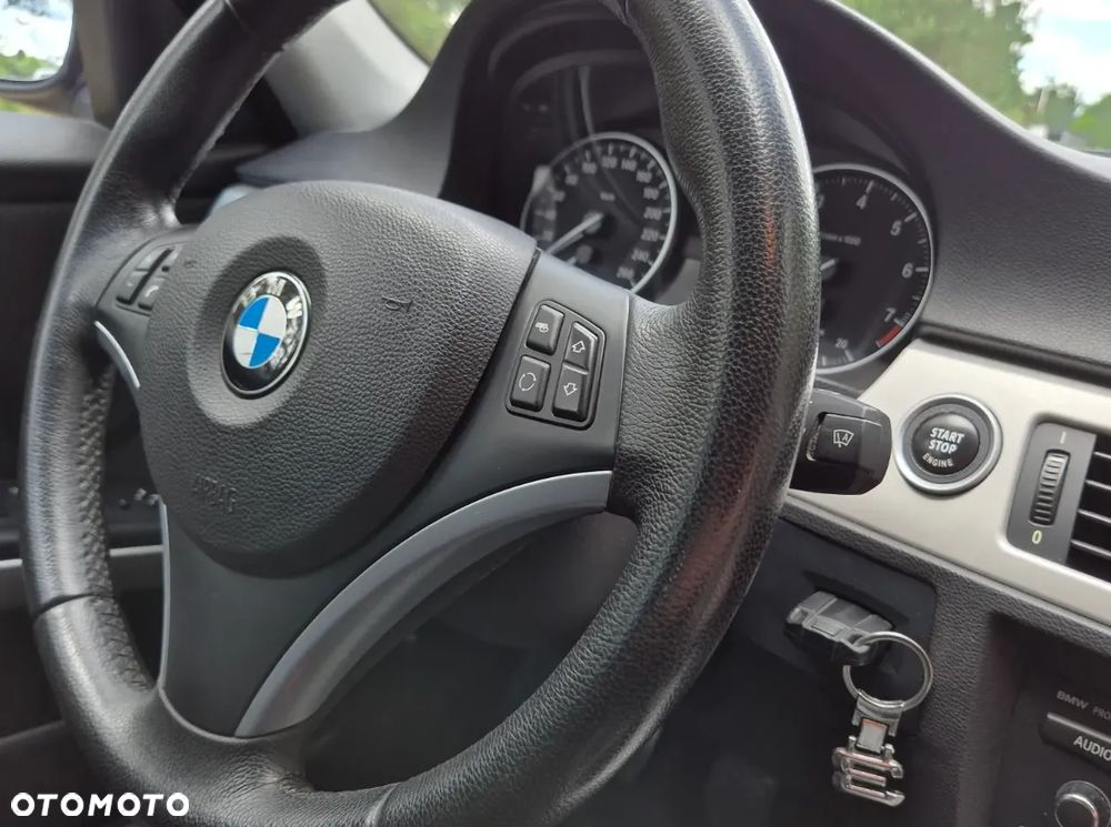 BMW Seria 3 318i - 12