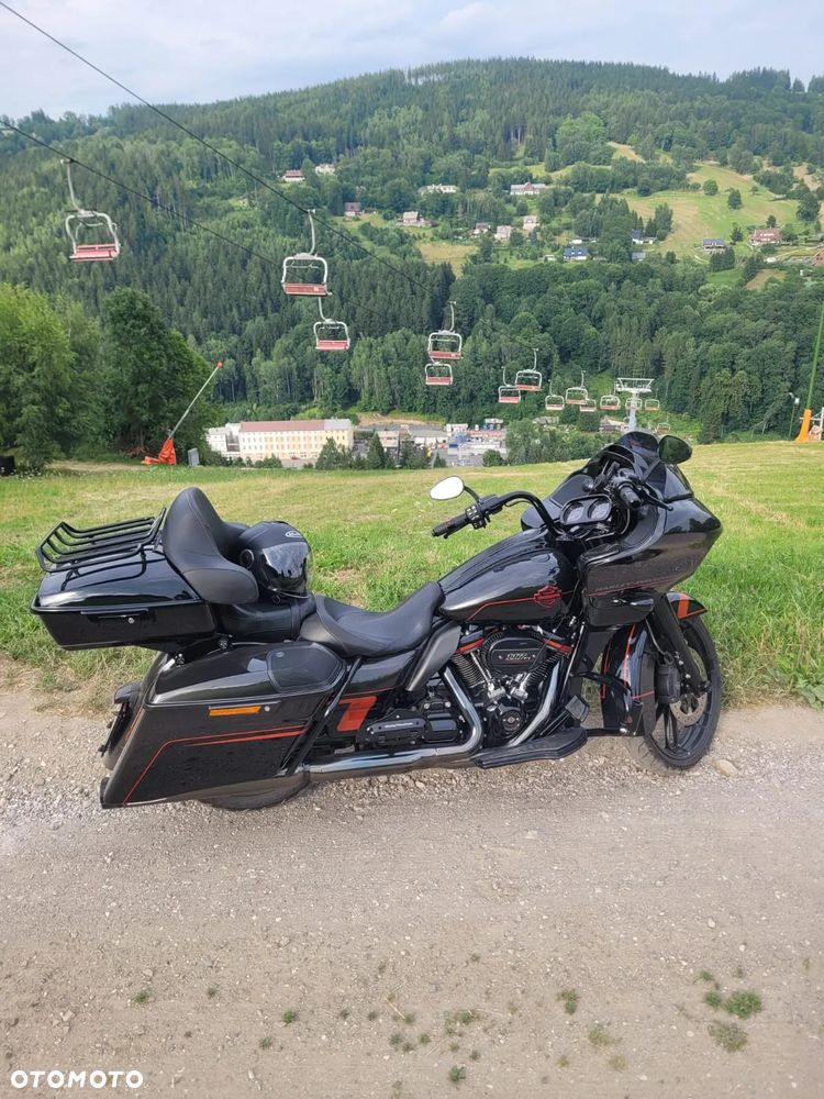 Harley-Davidson Touring Road Glide - 1