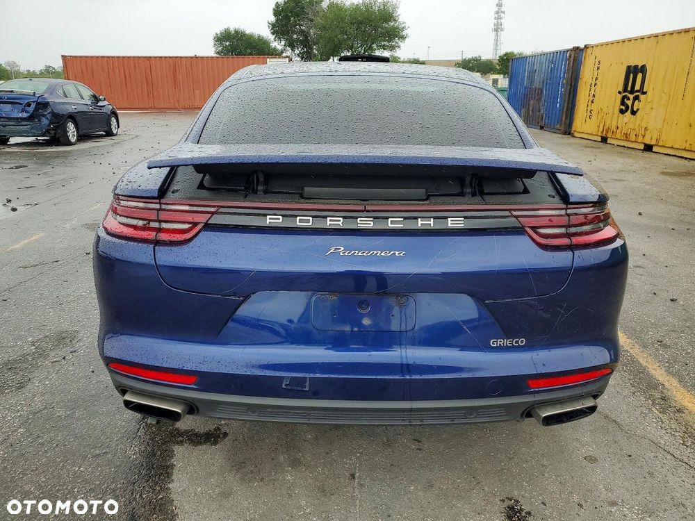 Porsche Panamera 4 - 6