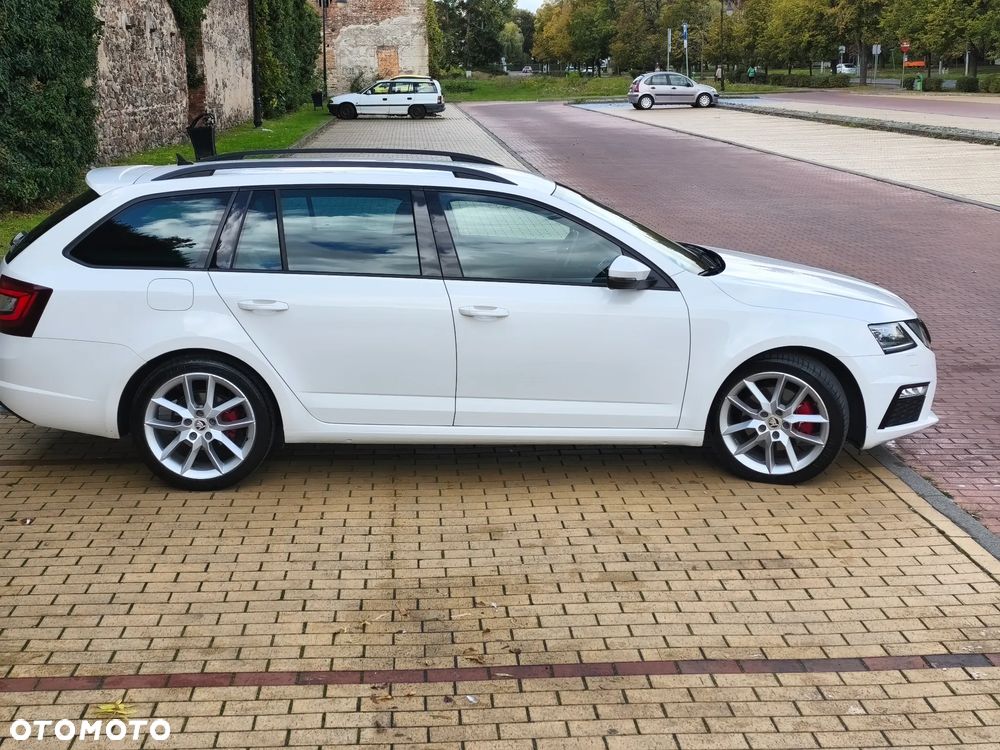 Skoda Octavia 2.0 TDI DSG RS - 4