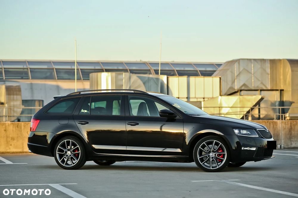 Skoda Octavia 2.0 TDI DSG RS - 3