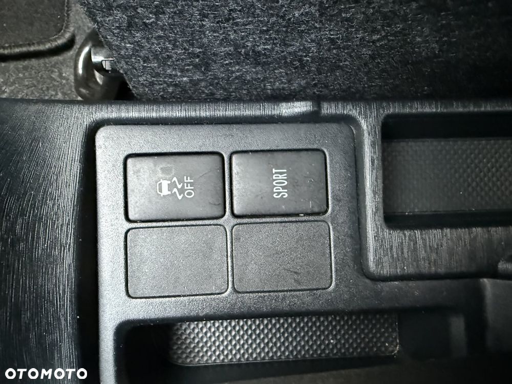 Toyota Yaris - 30