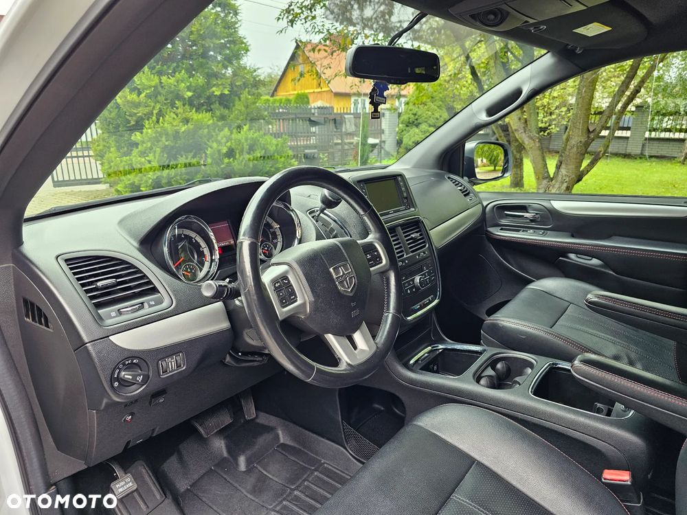 Dodge Grand Caravan 3.6 R/T - 10