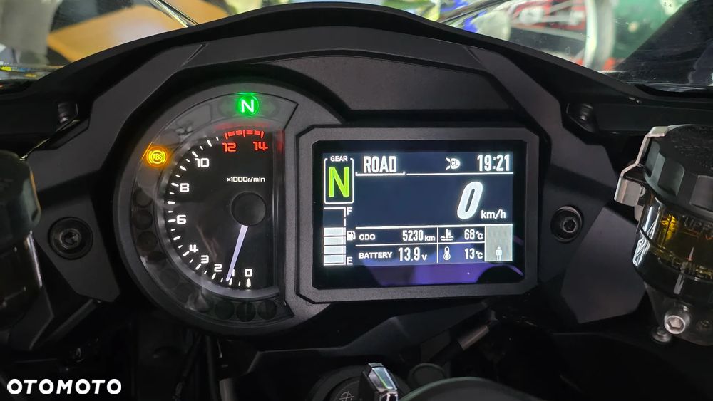 Kawasaki Ninja H2 SX - 28