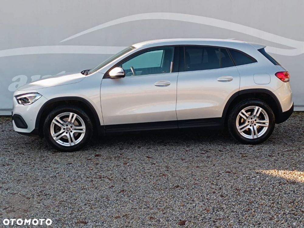 Mercedes-Benz GLA - 17