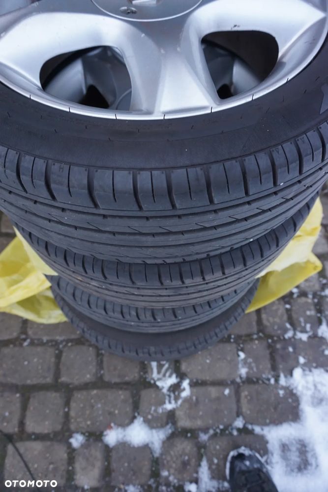 Renault Clio 1.2 16V 75 Expression - 25