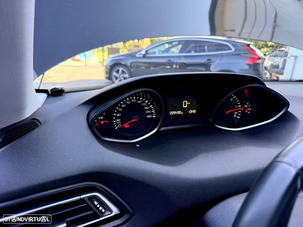 Peugeot 308 SW BlueHDi 120 Stop & Start Style - 40