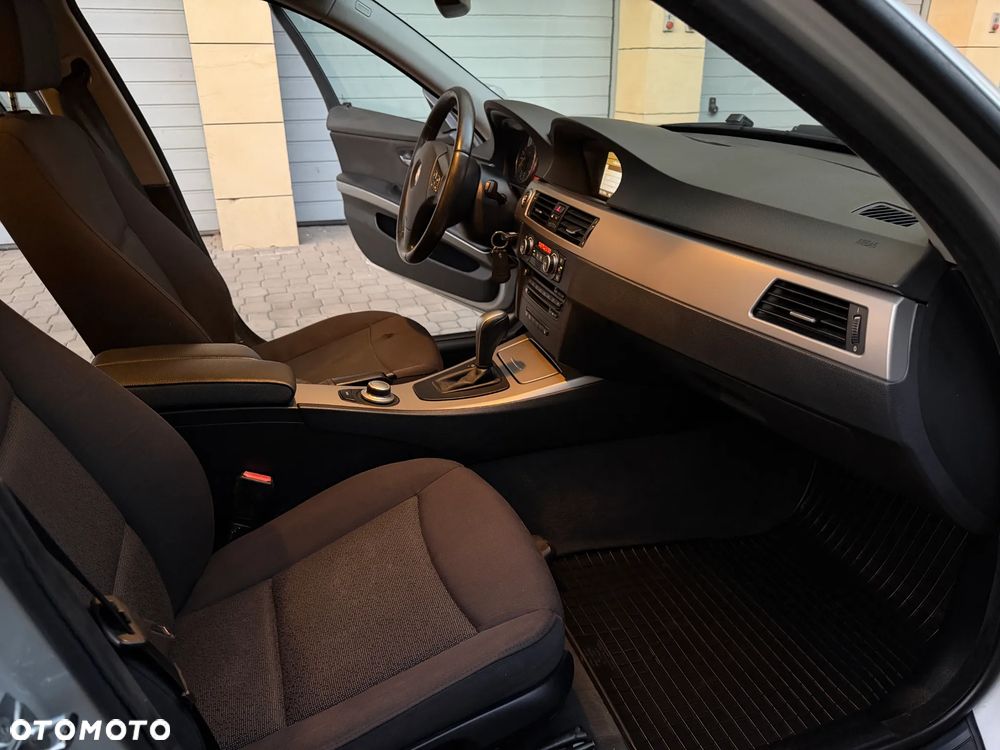 BMW Seria 3 320d DPF - 12
