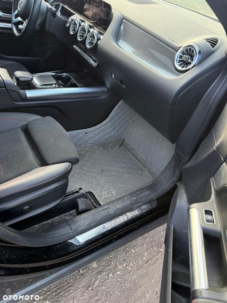Mercedes-Benz GLA 250 4-Matic AMG Line - 29