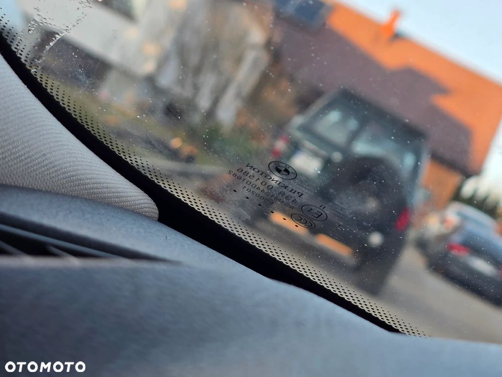 BMW Seria 5 520d Sport-Aut - 31