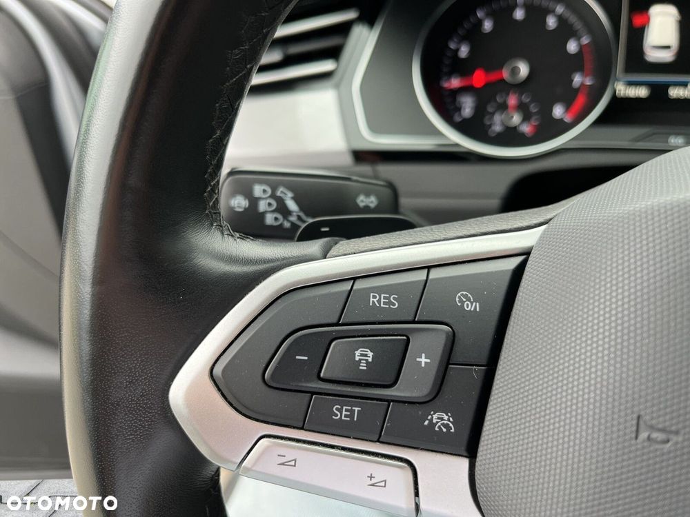 Volkswagen Passat - 26