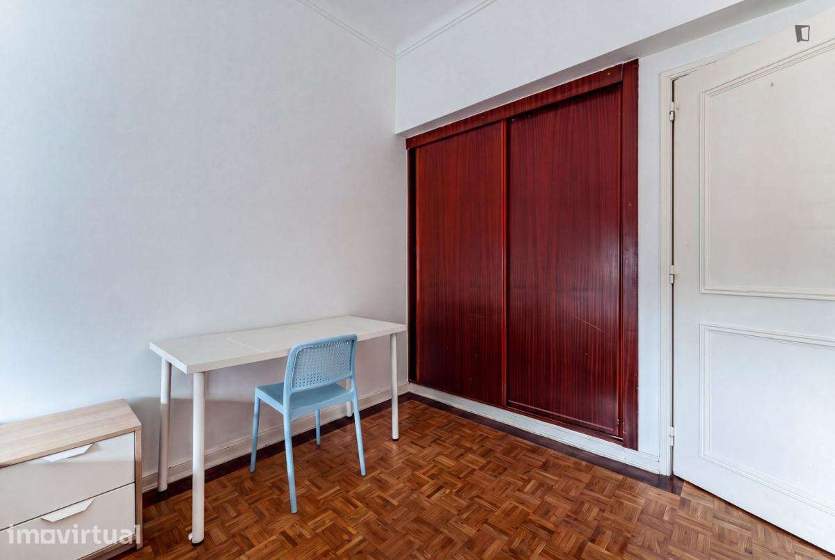 Quarto - localizado em Telheiras Lisbon - Grande imagem: 2/8
