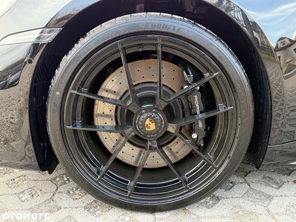 Porsche 911 Targa 4 GTS PDK - 17