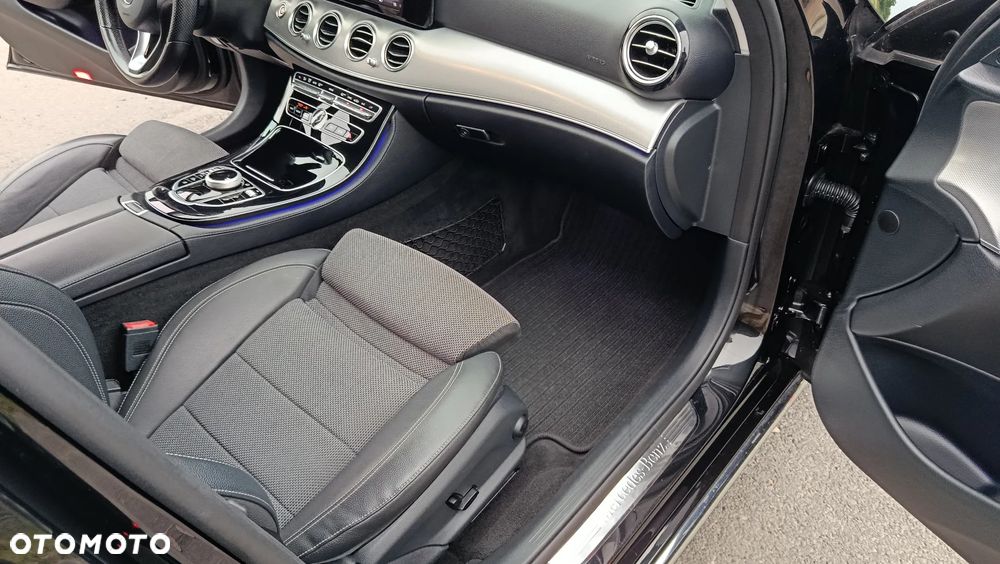 Mercedes-Benz Klasa E 220 d 9G-TRONIC - 17