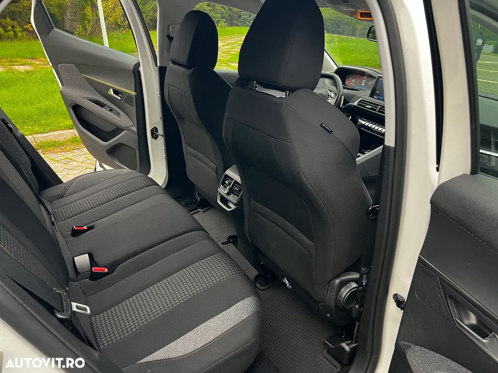 Peugeot 3008 1.6 BlueHDI S&S EAT6 Allure - 15