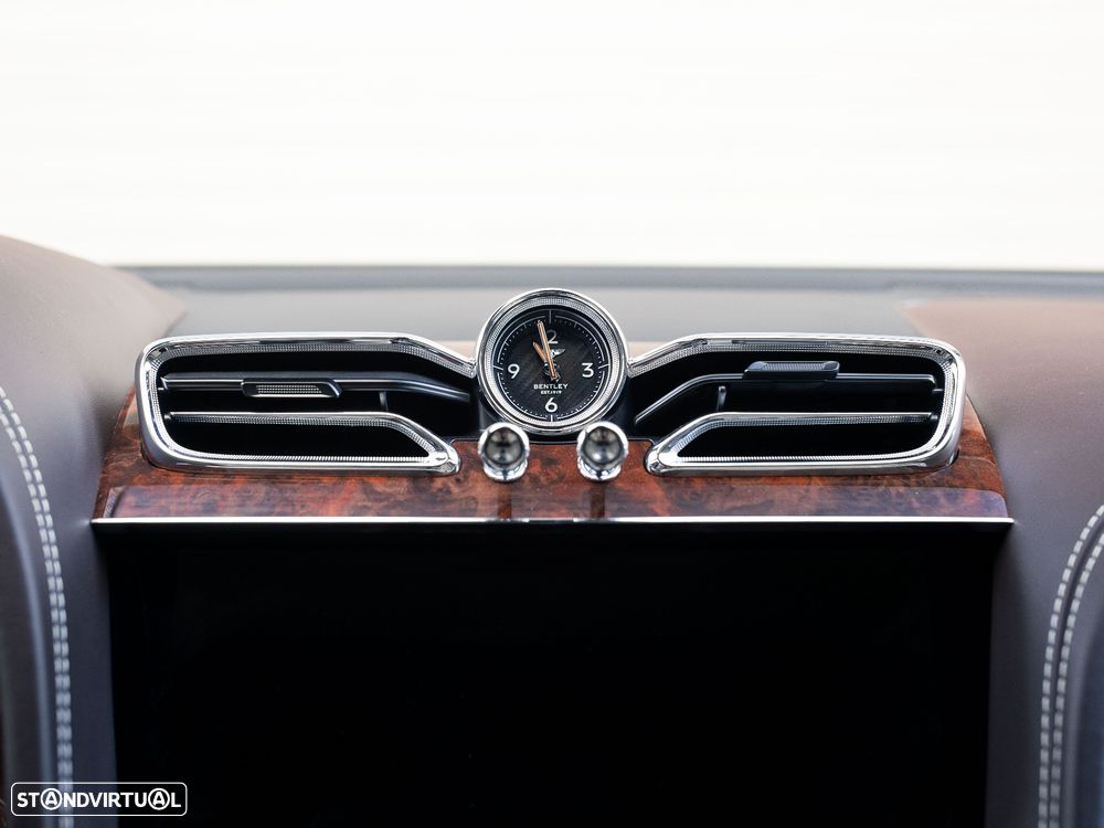Bentley Bentayga EWB V8 Azure - 42