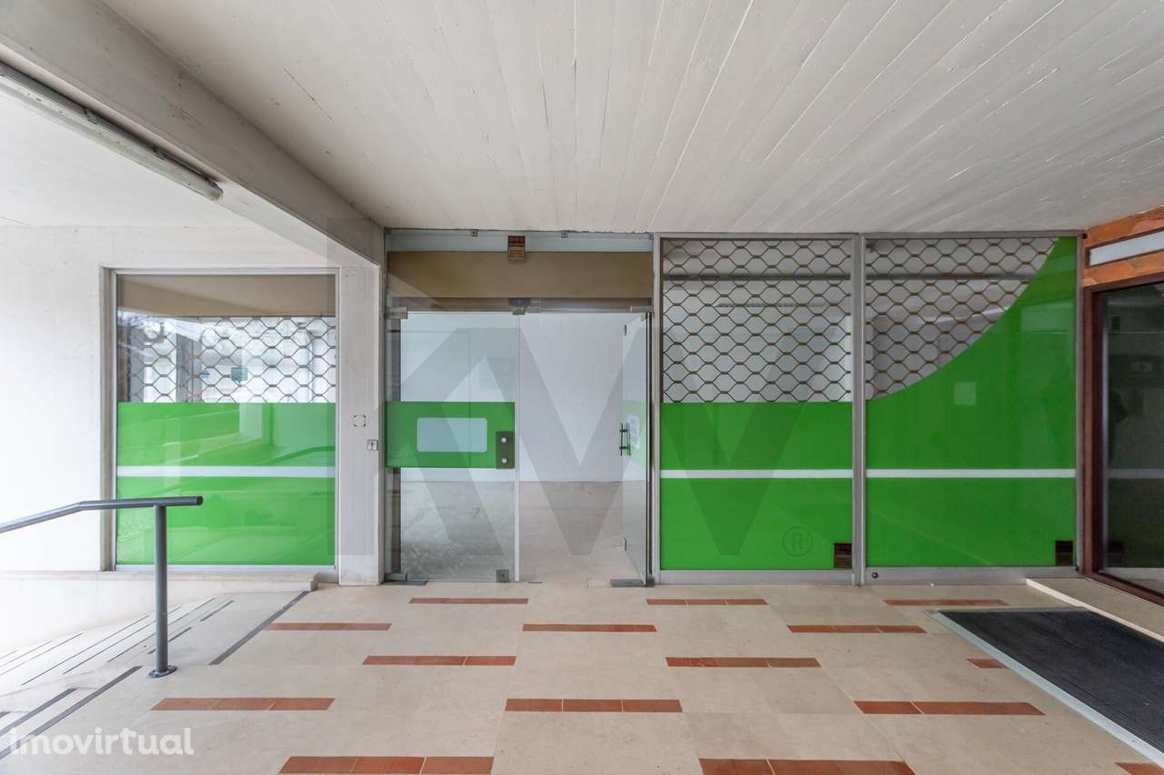 Loja com Montra Premium no Coração do Bairro do Rosário, Cascais - Grande imagem: 2/15