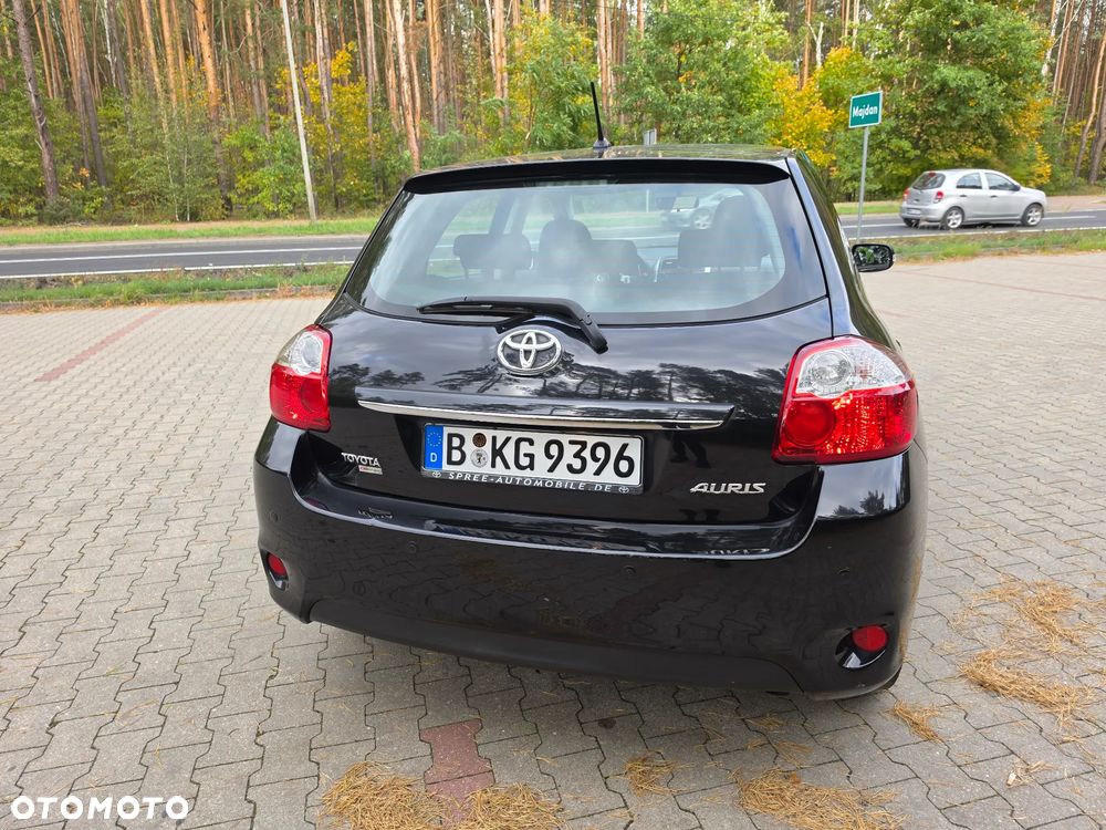 Toyota Auris 1.6 VVT-i Executive - 22