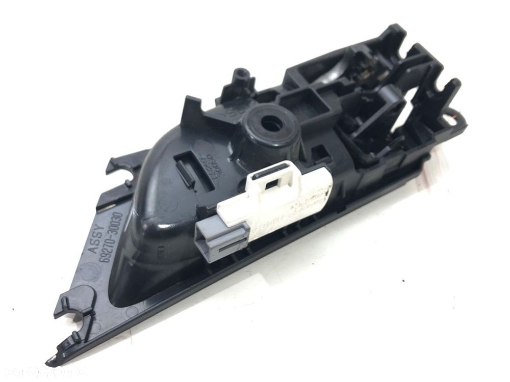 KLAMKA WEWNĘTRZNA PRAWY TYŁ - 73.00 PLN - LEXUS GS (_L1_) 2011 - 2022 300h (AWL10_) 133 kW [181 - 2