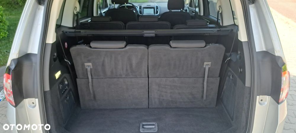Ford Galaxy - 25