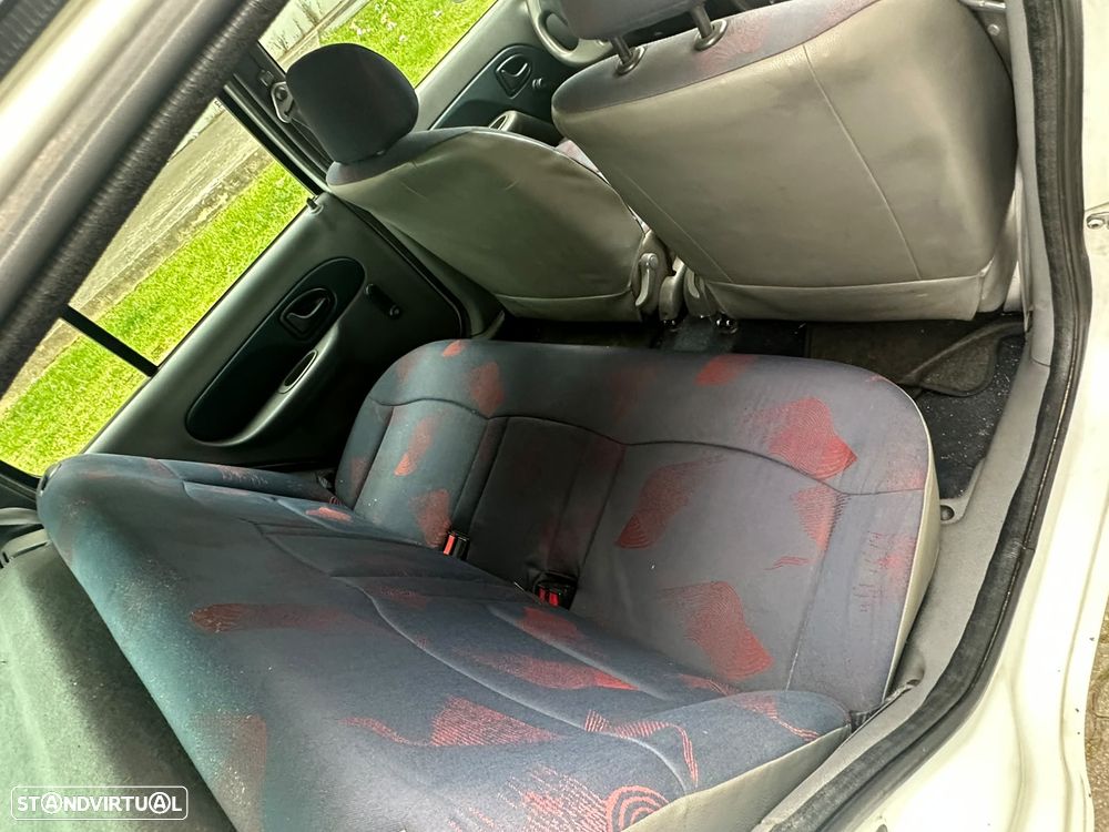 Renault Clio 1.2 - 8
