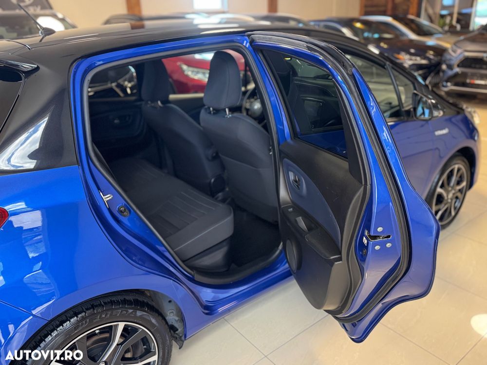 Toyota Yaris 1.5 VVT-i HSD Bi-Tone R&B - 11