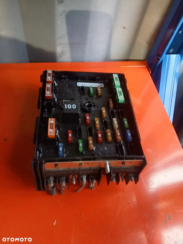 Skrzynka bezpiecznikow VW Passat tiguan golf turan 08-14