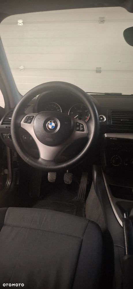 BMW Seria 1 120d - 22