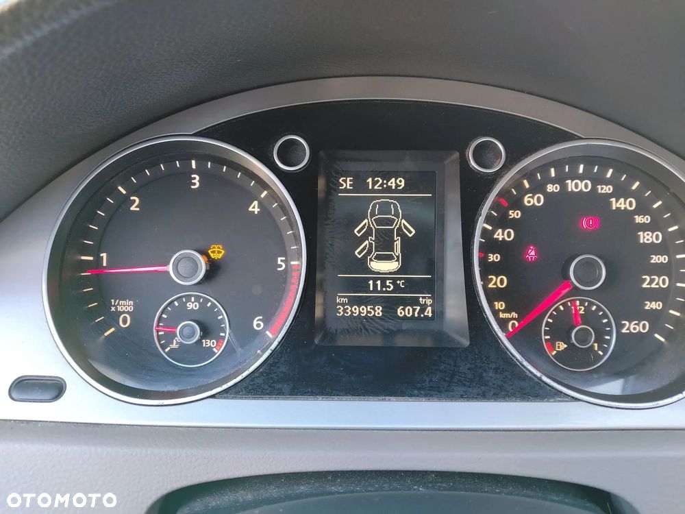 Volkswagen Passat - 11