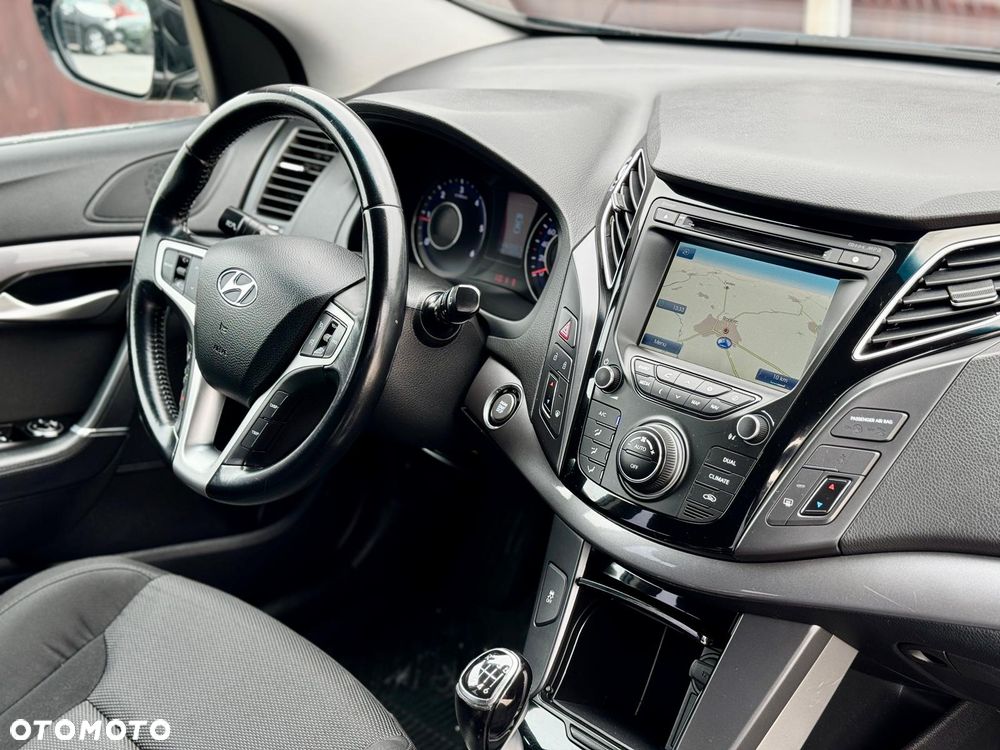 Hyundai i40 Kombi blue 1.7 CRDi Premium - 17