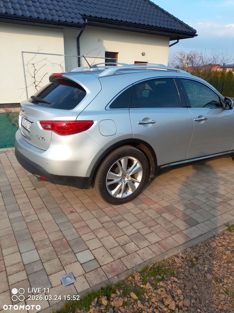 Infiniti QX70 - 5