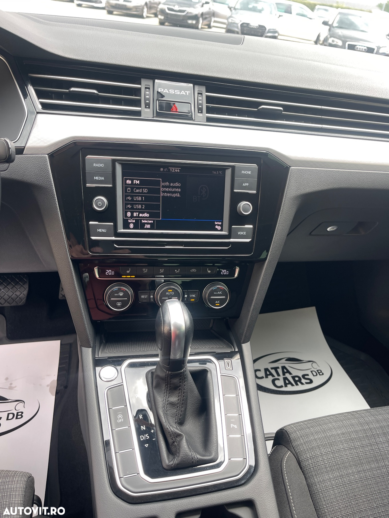 Volkswagen Passat - 36