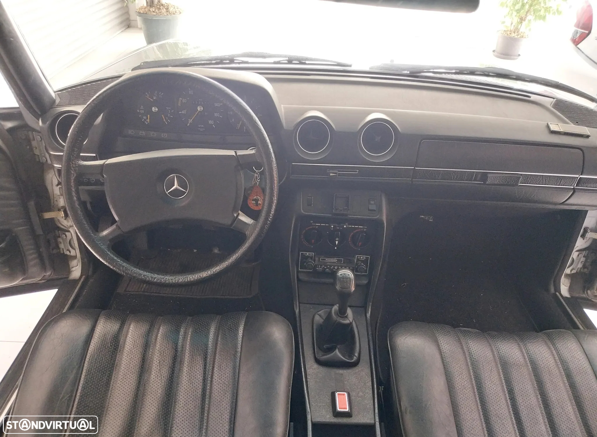 Mercedes-Benz 300 D - 5