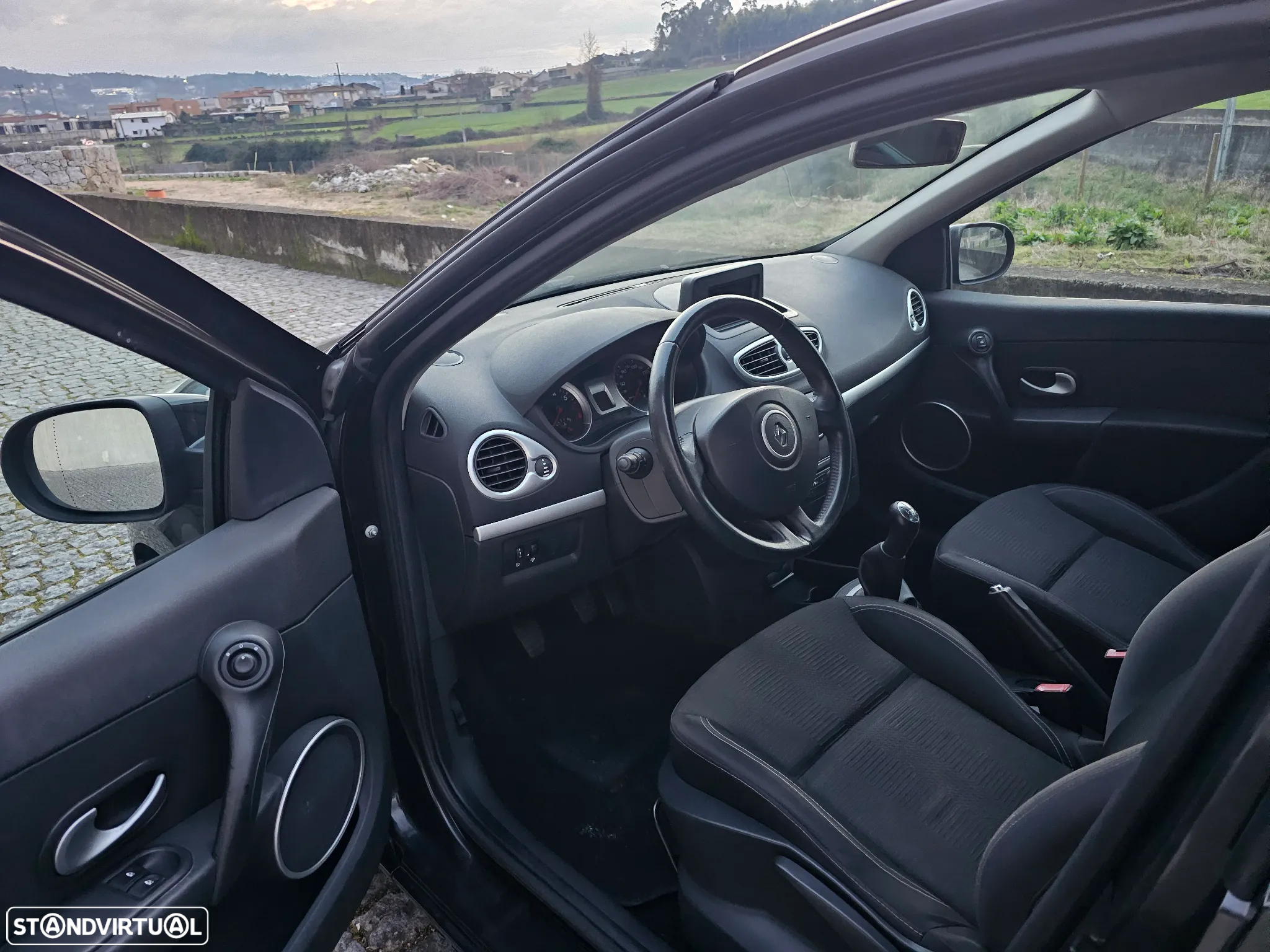 Renault Clio 1.2 16V Dynamique S - 11