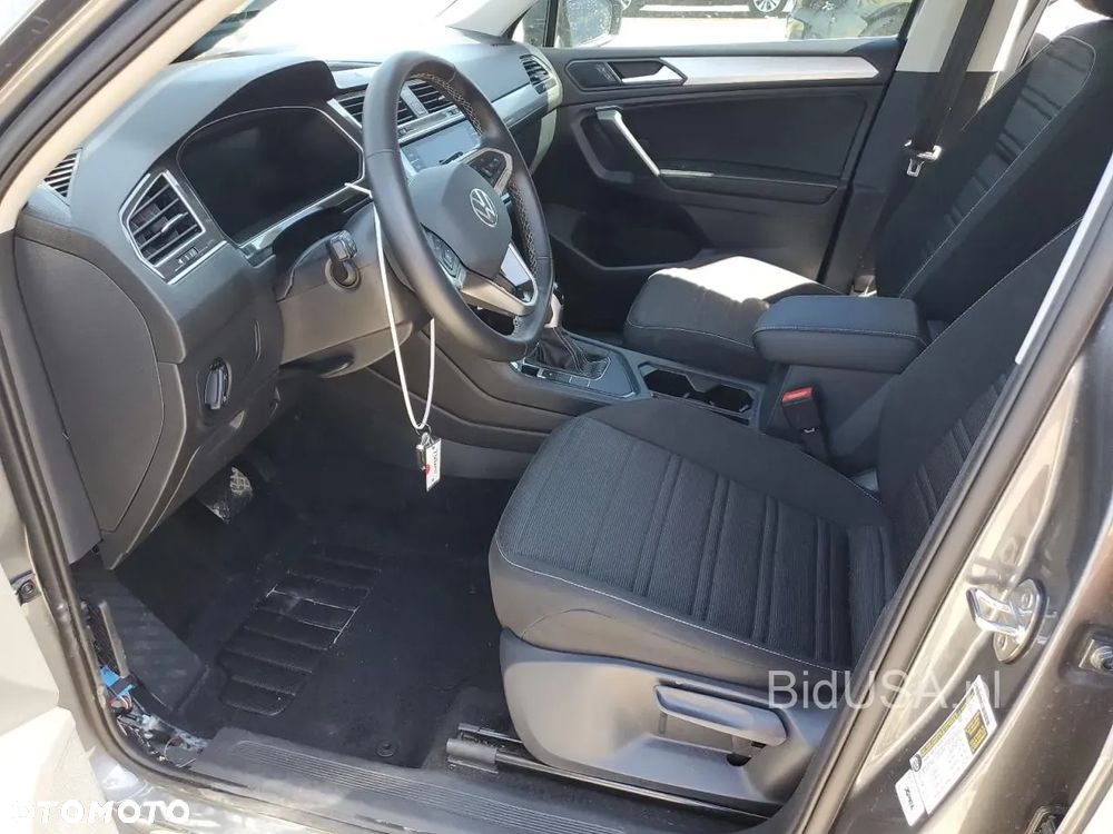Volkswagen Tiguan - 8