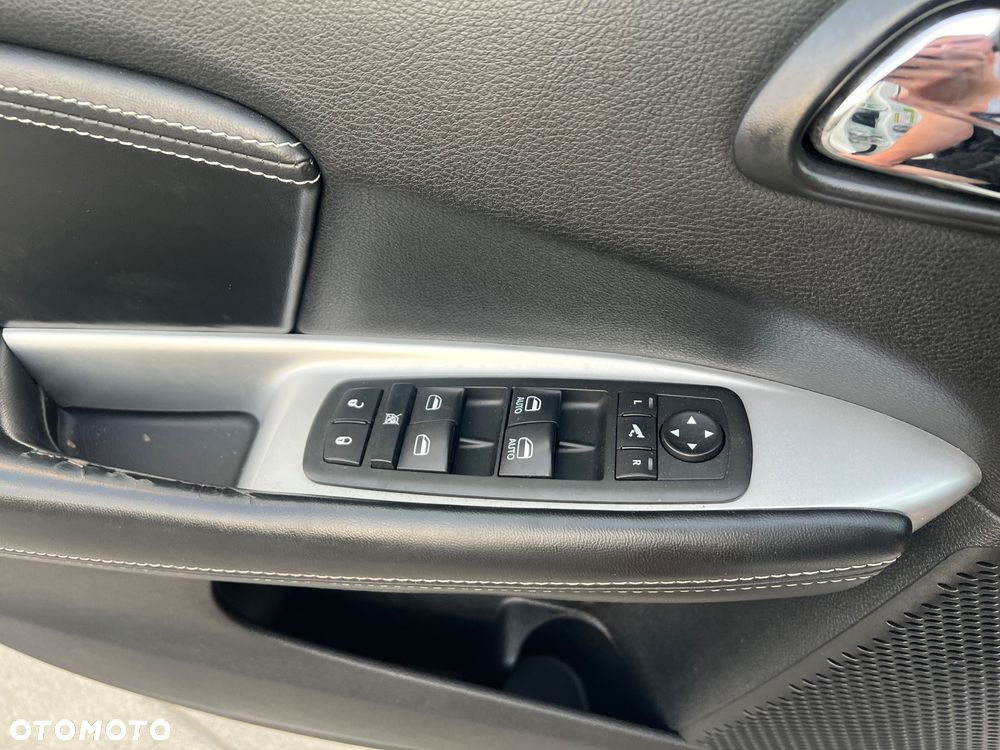 Fiat Freemont 2.0 Multijet Lounge AWD - 24