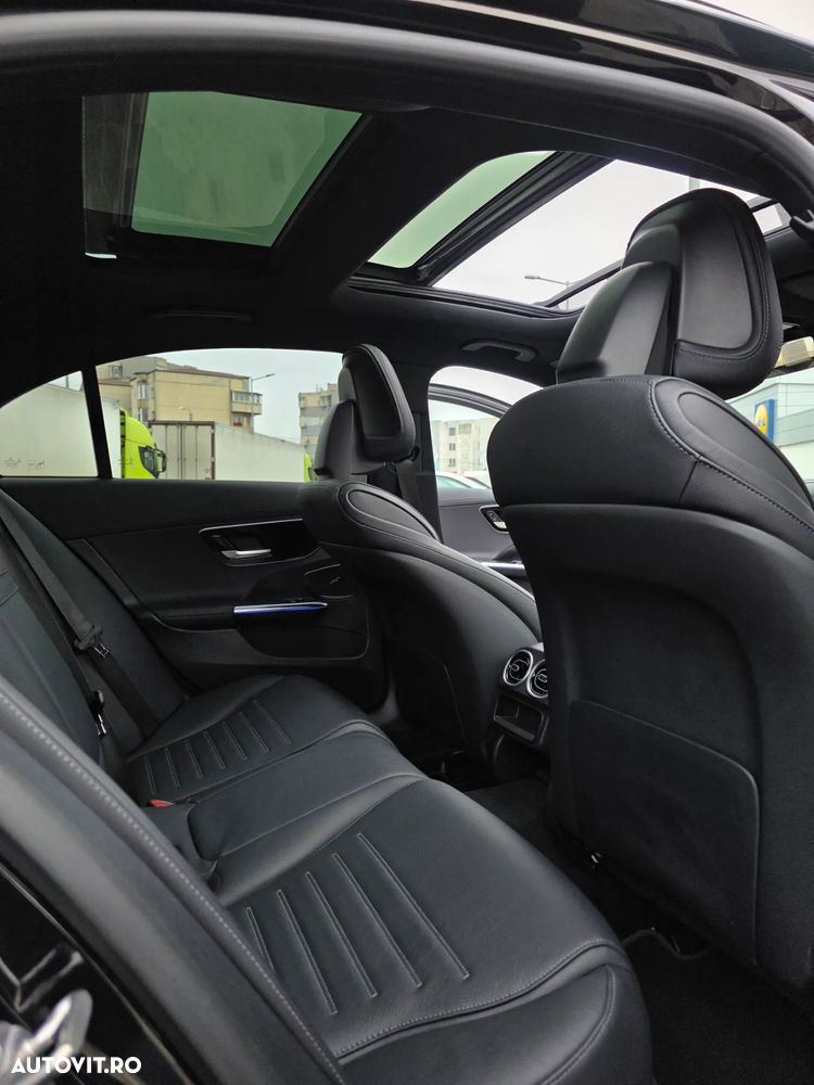 Mercedes-Benz C 300 4Matic T 9G-TRONIC AMG Line - 13