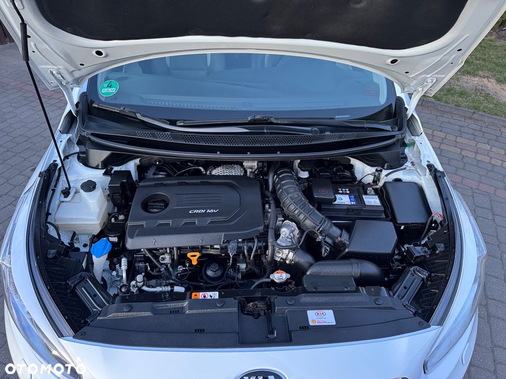 Kia Ceed 1.6 CRDi 136 ISG Platinum Edition - 27