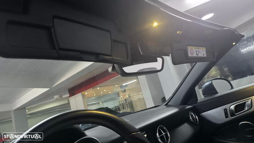 Mercedes-Benz SLK 250 (BlueEFFICIENCY) 7G-TRONIC - 22
