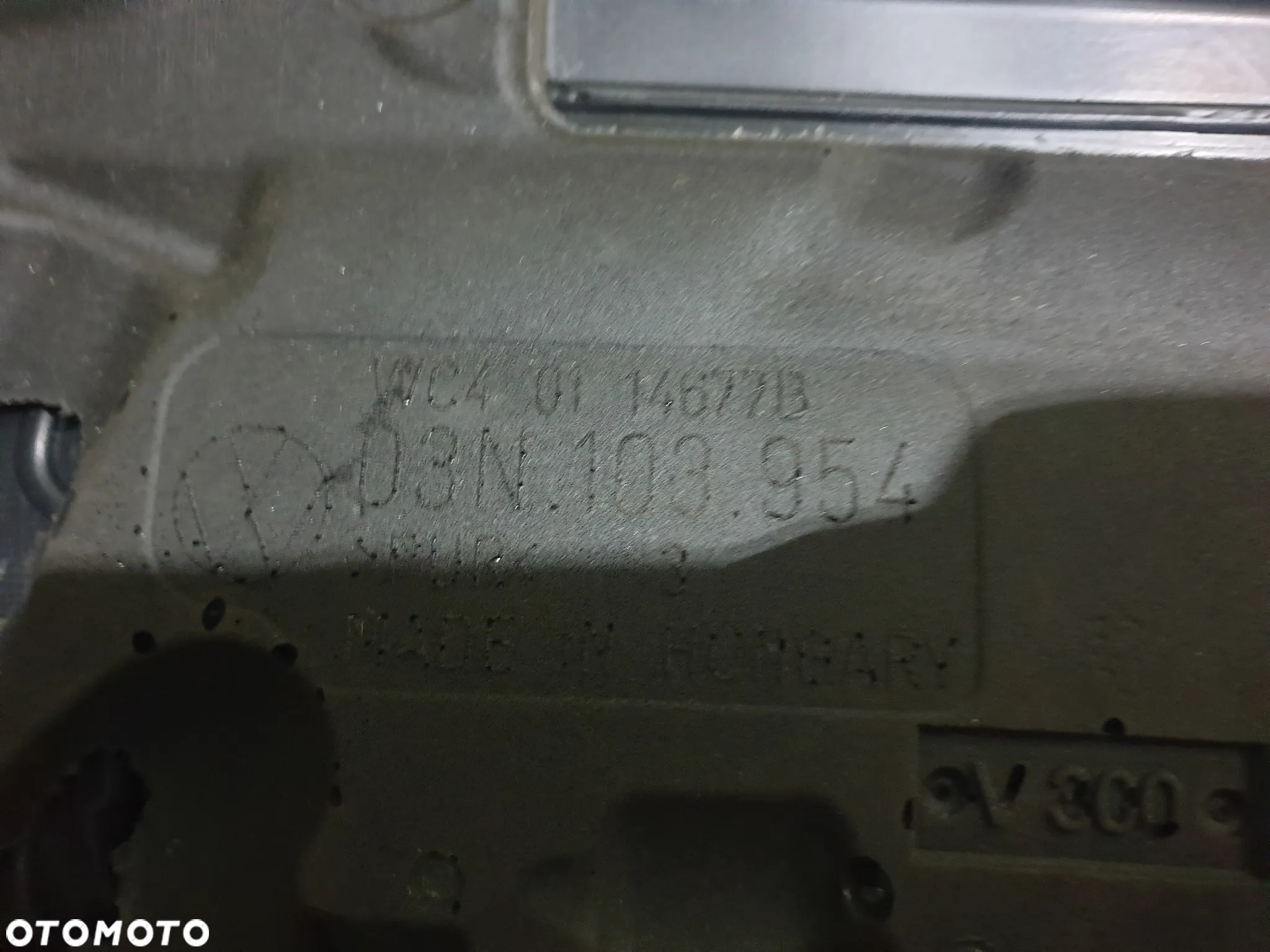 VW TIGUAN  SKODA OSŁONA POKRYWA SILNIKA 03N103925A POTESTOWA MINIMALNY PRZEBIEG - 4
